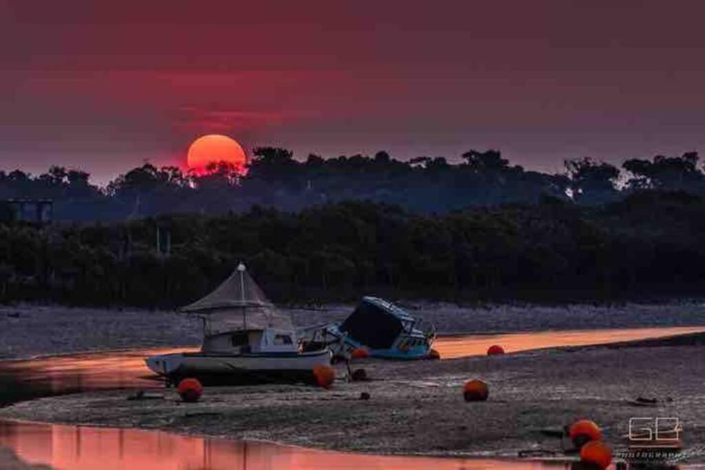 That Seaside Cottage - Fully Equipped Home, 4 Bedrooms On The Foreshore Tooradin Luaran gambar