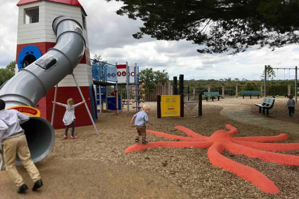 That Seaside Cottage - Fully Equipped Home, 4 Bedrooms On The Foreshore Tooradin Luaran gambar