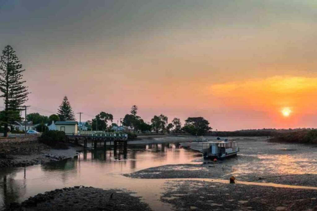 That Seaside Cottage - Fully Equipped Home, 4 Bedrooms On The Foreshore Tooradin Luaran gambar