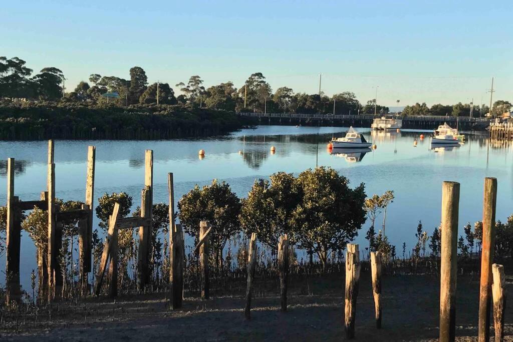 That Seaside Cottage - Fully Equipped Home, 4 Bedrooms On The Foreshore Tooradin Luaran gambar