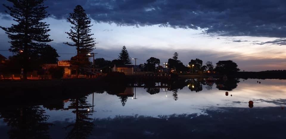 That Seaside Cottage - Fully Equipped Home, 4 Bedrooms On The Foreshore Tooradin Luaran gambar