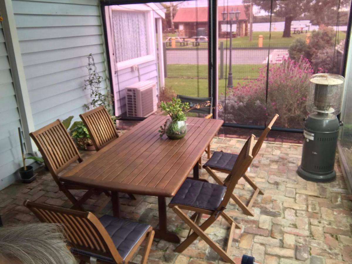 That Seaside Cottage - Fully Equipped Home, 4 Bedrooms On The Foreshore Tooradin Luaran gambar