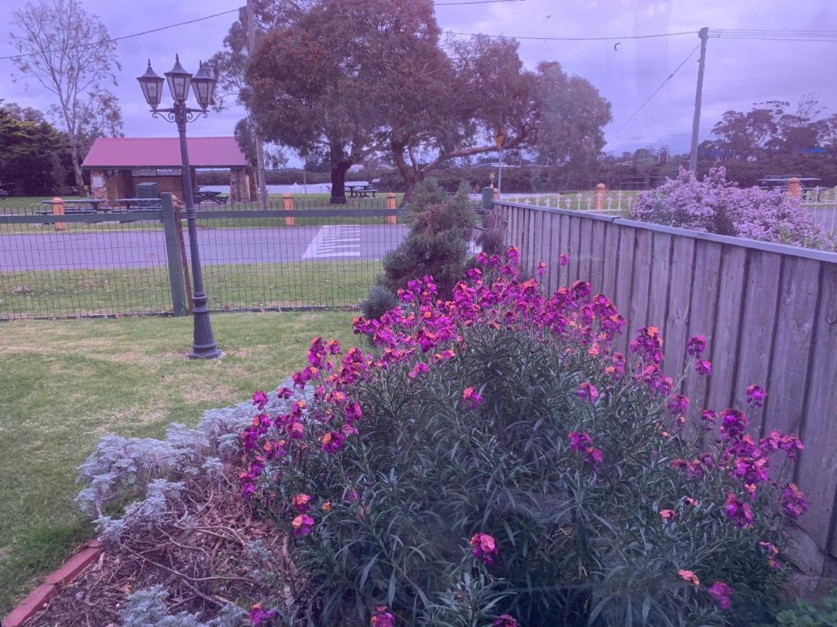 That Seaside Cottage - Fully Equipped Home, 4 Bedrooms On The Foreshore Tooradin Luaran gambar